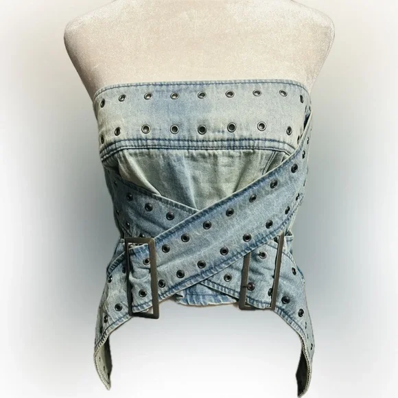 NWT Fashion Nova SZ XS blue denim strapless top w/belt accents/rear zip/bust 28” - Picture 2 of 12